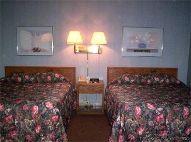 Sunflower Inn & Suites - Garden City Quarto foto