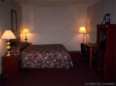 Sunflower Inn & Suites - Garden City Quarto foto